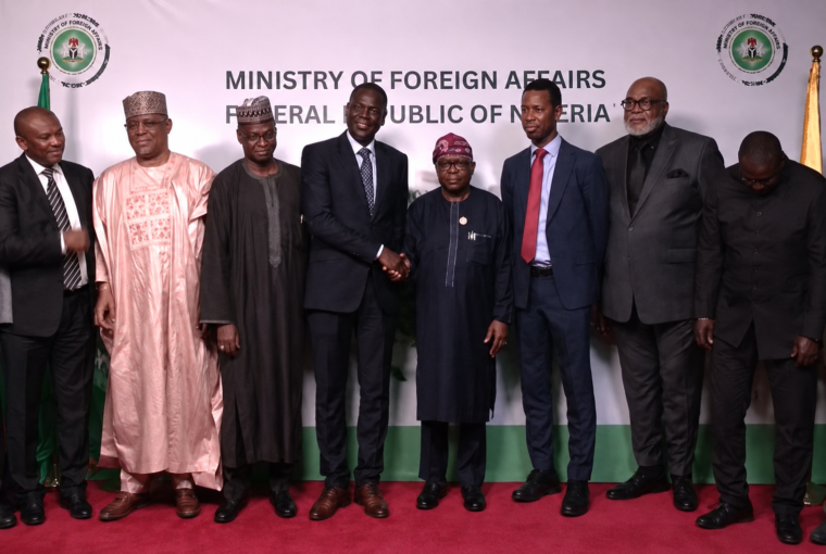Délégations du Nigeria et de l’Afrique du Sud à Abuja le 27 juillet 2026